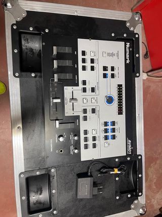 Mesa de mezclas audio/vídeo Numark AVM01