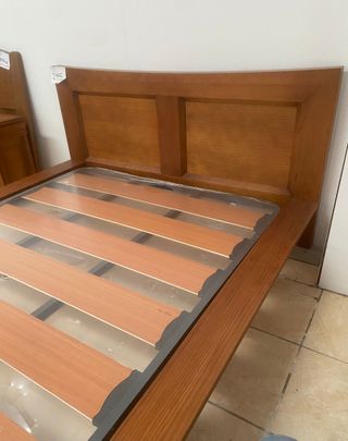 Cama matrimonio madera barnizada