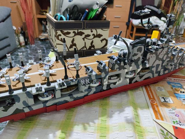 Portaaviones graff Zeppelin de lego