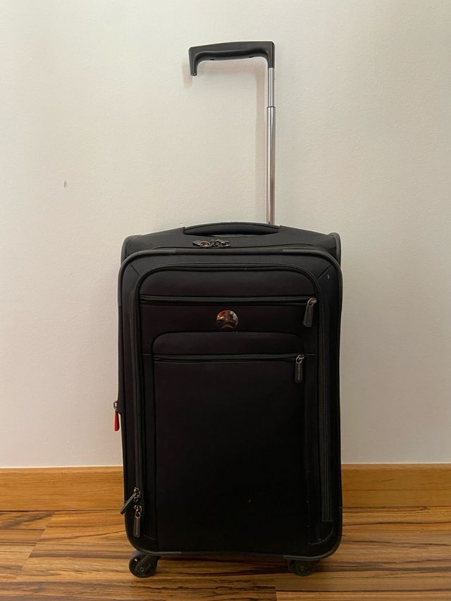 Maleta de Cabina Delsey para reparar