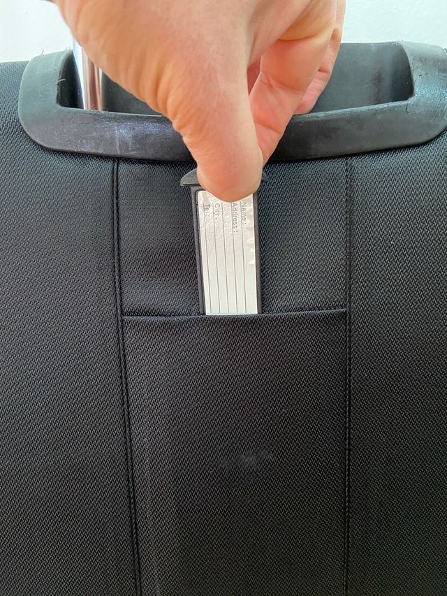 Maleta de Cabina Delsey para reparar