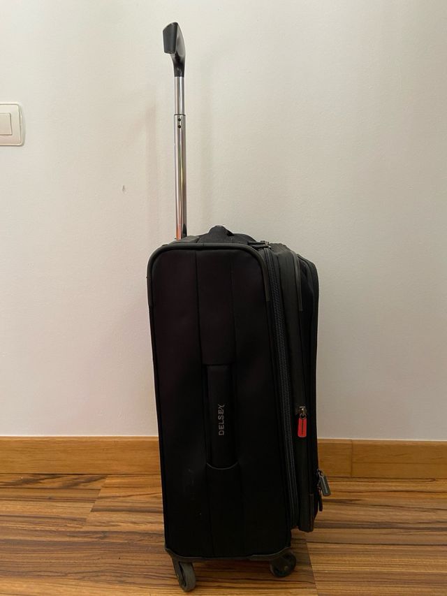 Maleta de Cabina Delsey para reparar