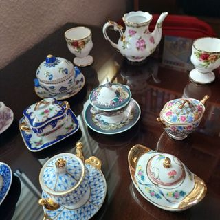 ZUPPE E CAFFETTIERE FILOS IN PORCELLANA FINE