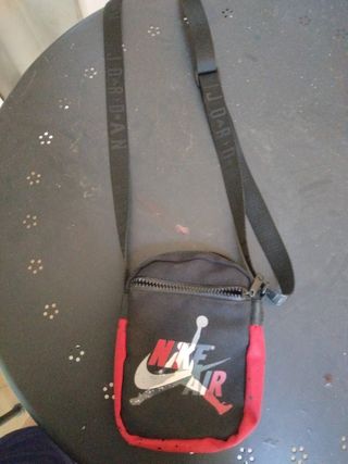 Riñonera Nike x Jordan 