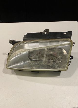 Faro Renault 19 