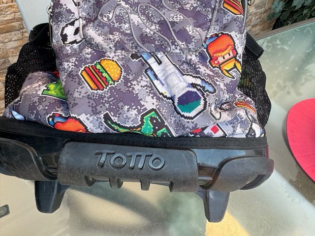 Mochila Cole TOTTO EN BUEN ESTADO