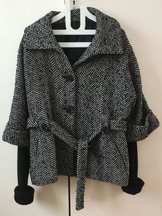 Chaquetón de mujer. Marca Naf Naf. Talla 40
