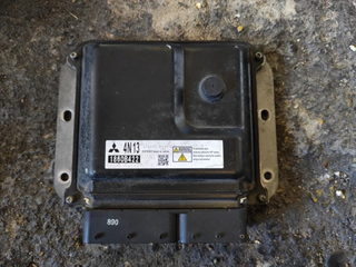Centralita motor uce 2758008905 Mitsubishi A y_404