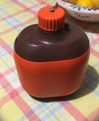 borraccia vintage per campeggio anni 1970
