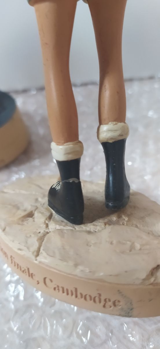 LOTE 4 FIGURAS LARA CROFT TOMB RAIDER. Medida 14-