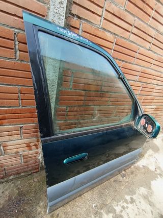 Puerta delantera derecha tata safari 2005