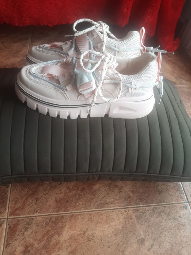 Sneakers color salmone