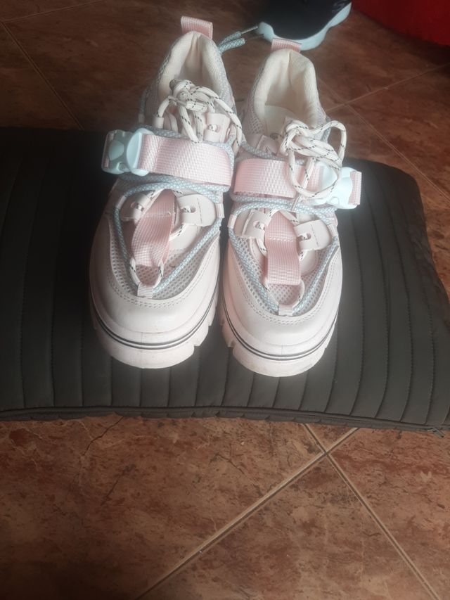 Sneakers color salmone