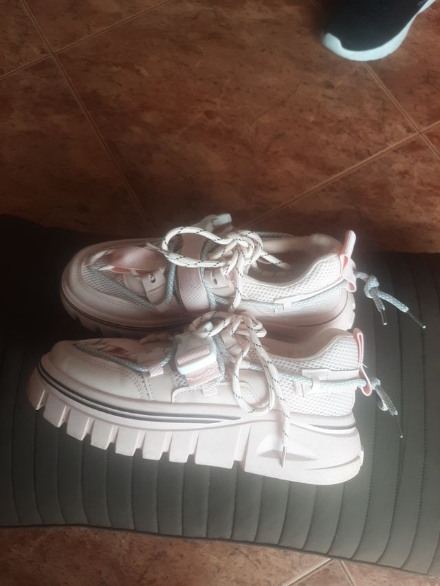 Sneakers color salmone