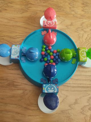 Juego pirañas tragabolas