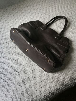 Bolso de piel color marrón