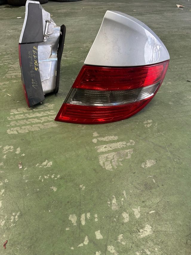 Pilotos traseros Mercedes CLC W203