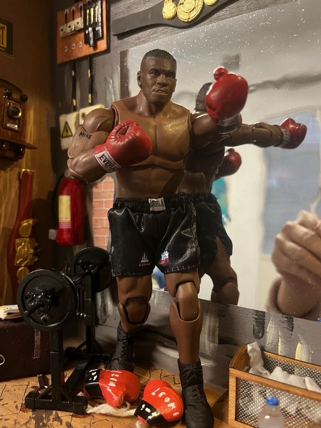 Vitrina Decorativa GYN BOXEO MIKE TYSON