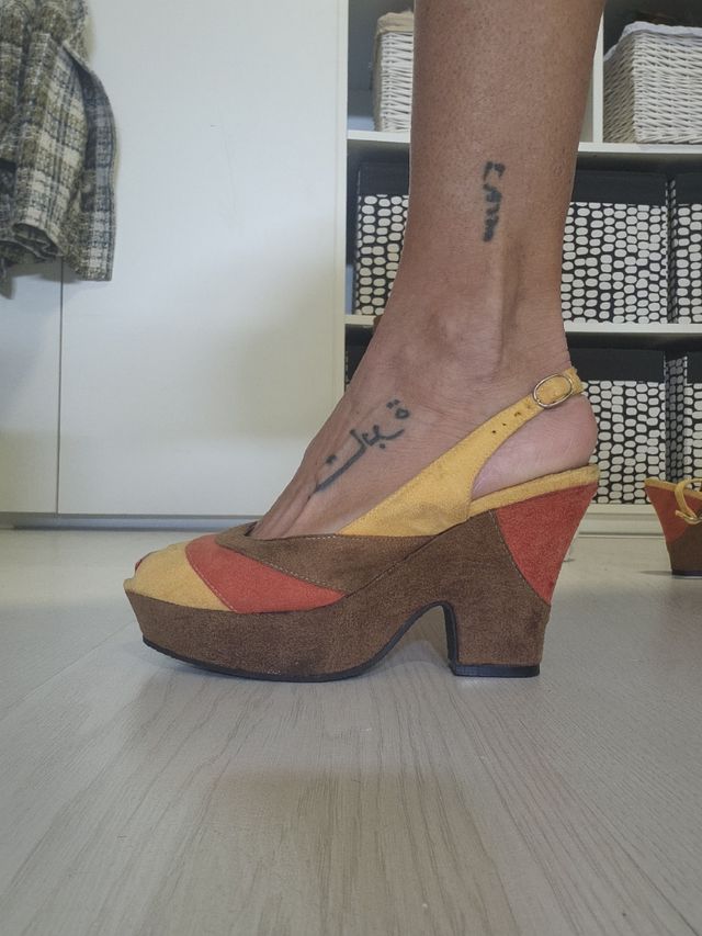 Sandalia tricolor sin estrenar