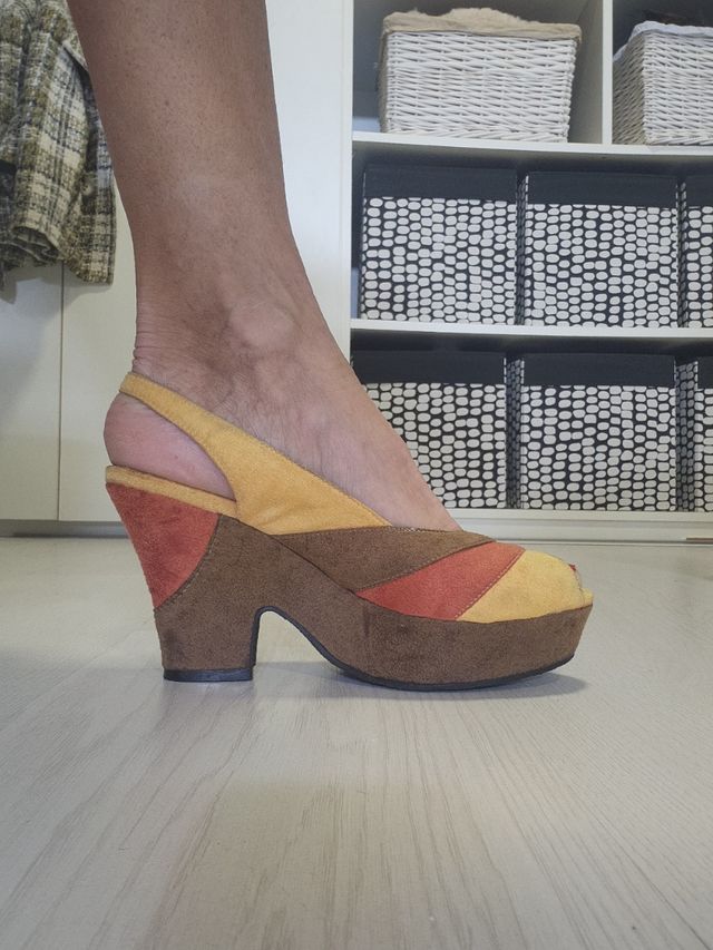 Sandalia tricolor sin estrenar