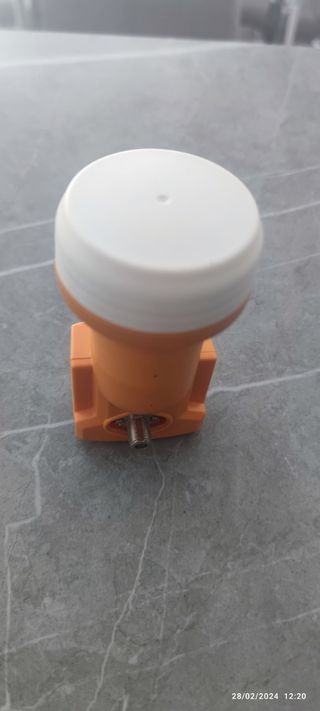 Antena Parabólica 55*60,con LNB y soporte incluido