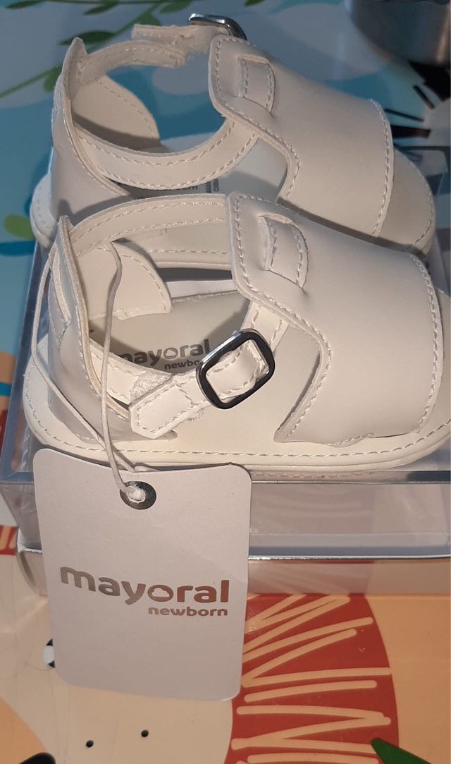 Zapatos bebe, sandalias blancas