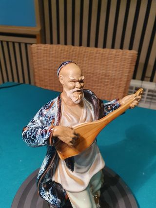 FIGURA CERAMICA GRES CHINA HOMBRE