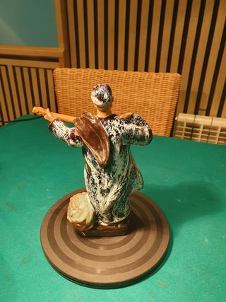 FIGURA CERAMICA GRES CHINA HOMBRE