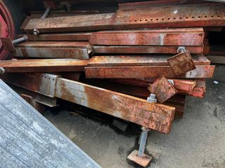 Hierros Patas Niveladoras