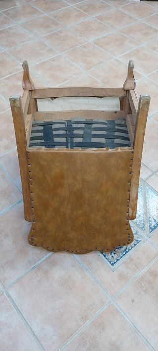 butaca antigua de cuero