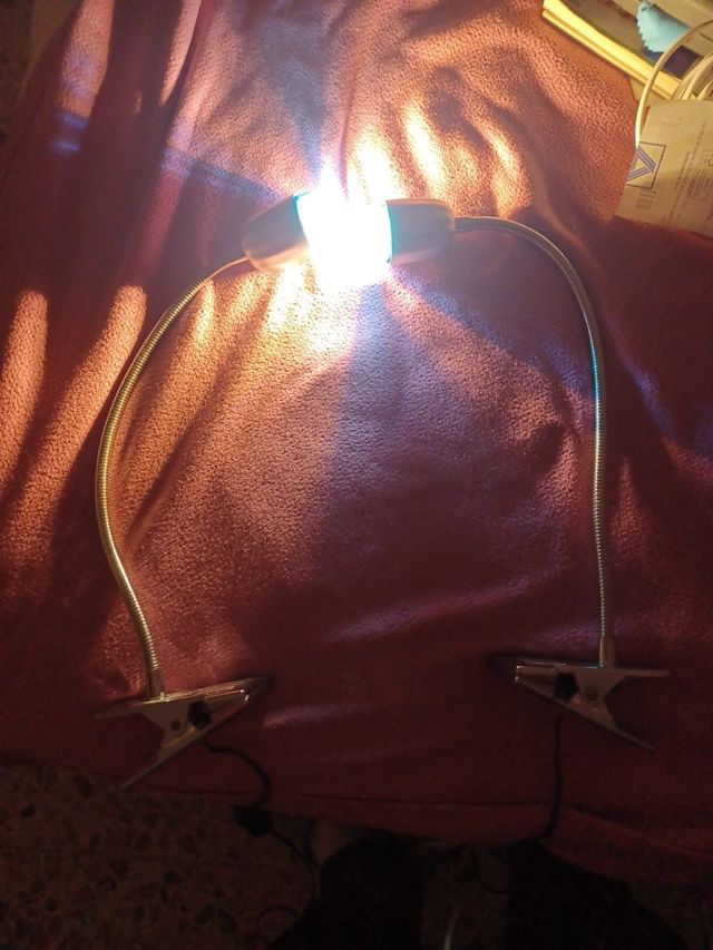 Juego de 2 Lámparas lectura con clip.