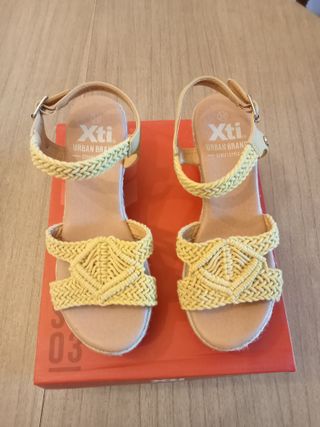 SANDALIAS CUÑAS XTI