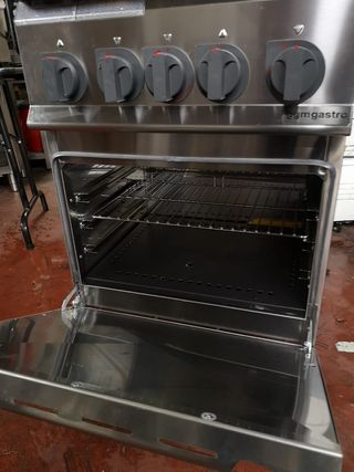 Cocina industrial 4 fuegos + horno