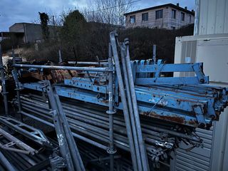 Poste de fijacion para malla anticaidas