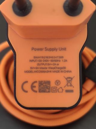 Cargador original ONE PLUS x criptos.