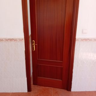 Puertas de paso madera sapeli