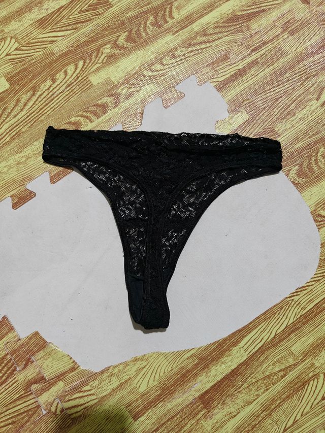 3.Perizoma pizzo nero