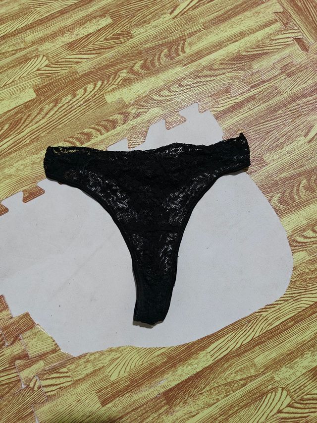 3.Perizoma pizzo nero