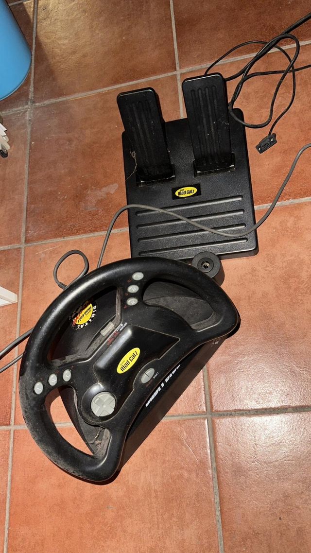 Volante i pedales para play station1 y 2