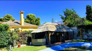 Sombrillas pergolas de brezo mimbre