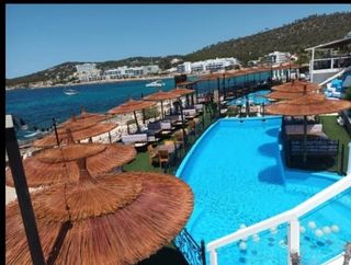 Sombrillas y pergolas de brezo mimbre