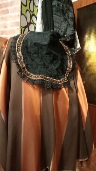 Falda regional baile 4 mts.baturra larga o midi