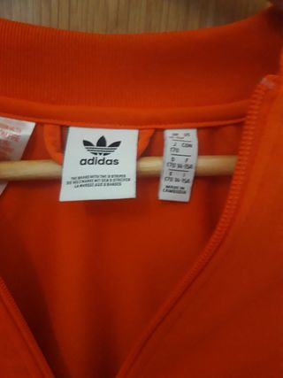 Sudadera adidas roja talla 14/15 con cremallera