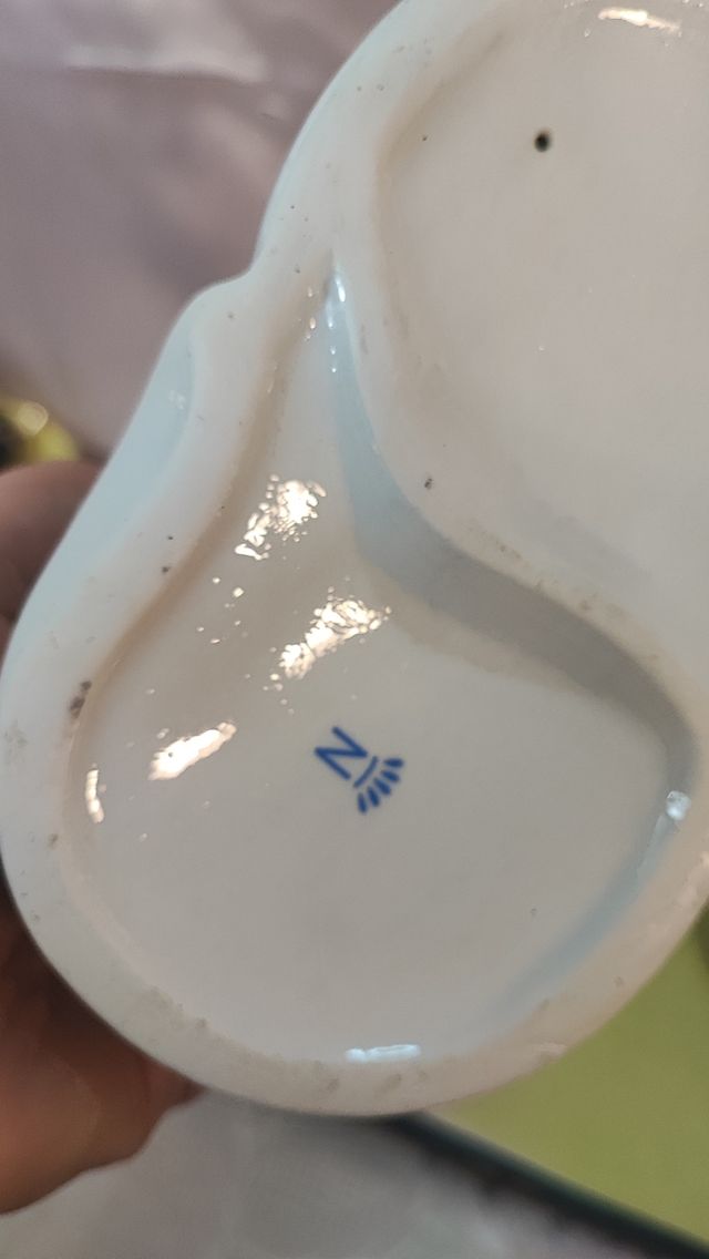 Statuette in porcellana