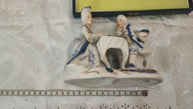 Statuette in porcellana