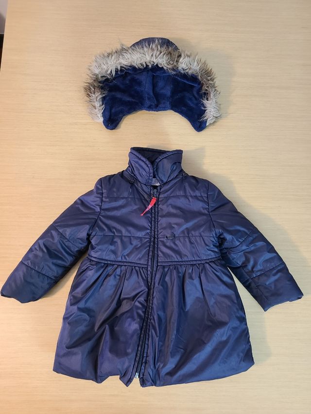 Abrigo azul marino niña