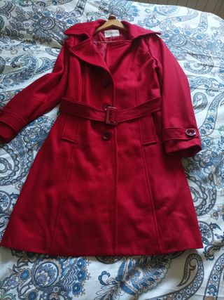 Abrigo paño rojo