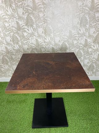 MESA HOSTELERÍA CON TABLERO TIPO ÓXIDO