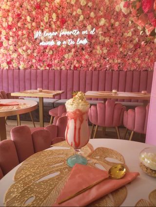 DIVANO HOSPITALITY SU MISURA IN DUE COLORI