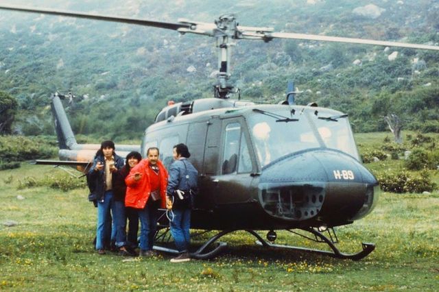 LA SOCIEDAD DE LA NIEVE HELICÓPTERO DE RESCATE